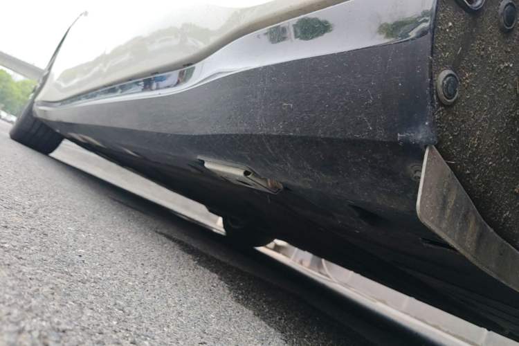 Used Denza Z9 2024 1100 km Four-Wheel Drive Max Version Left Side Sill
