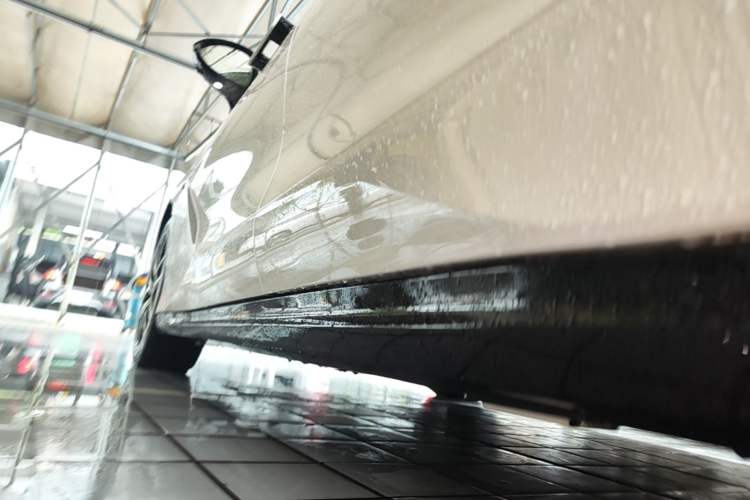 Used Denza Z9 2024 1100 km Four-Wheel Drive Max Version Left Side Sill
