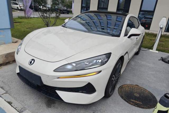 Used Denza Z9 2024 1100 km All-Wheel-Drive Ultra Version