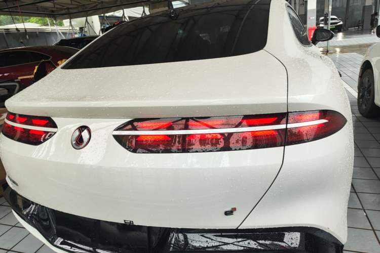Used Denza Z9 2024 1100 km Four-Wheel Drive Max Version Rear