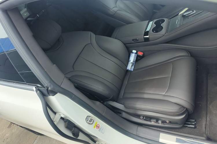 Used Denza Z9 2024 1100 km Four-Wheel Drive Max Version Right Front Seat