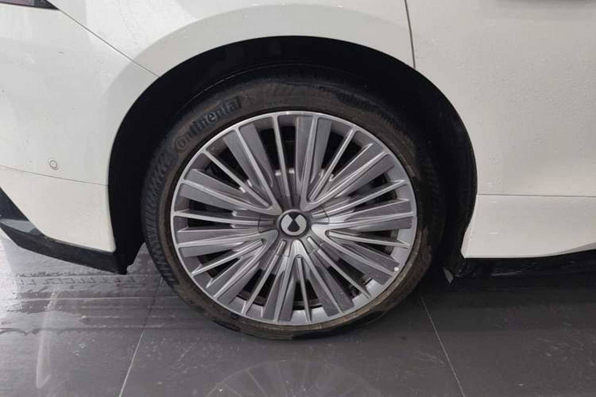 Used Denza Z9 2024 1100 km All-Wheel-Drive Ultra Version Right Rear Wheel Hub