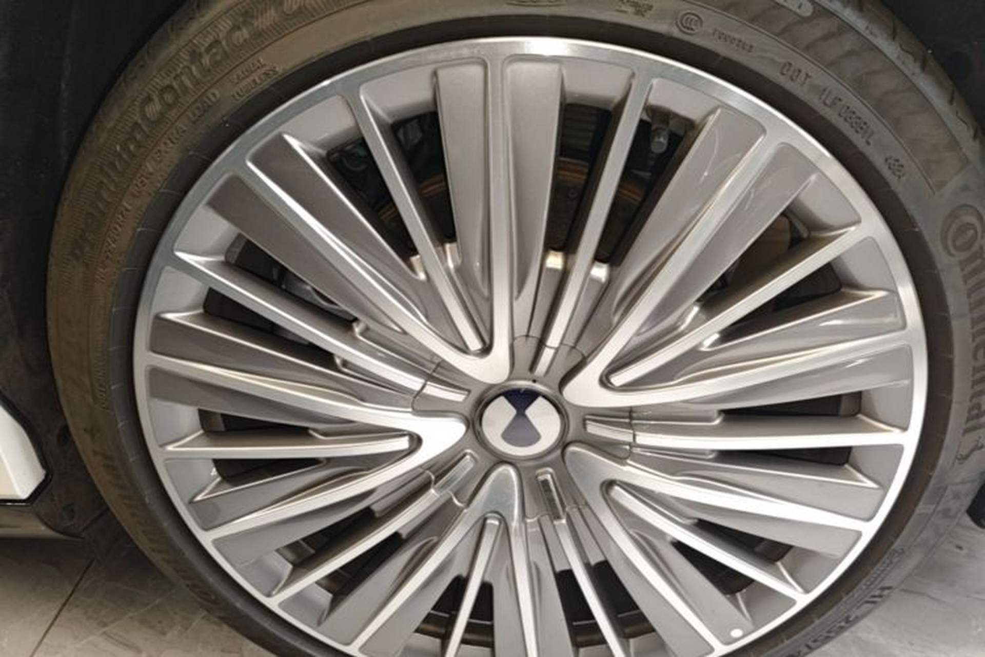 Used Denza Z9 2024 1100 km All-Wheel-Drive Ultra Version Right Rear Wheel Hub