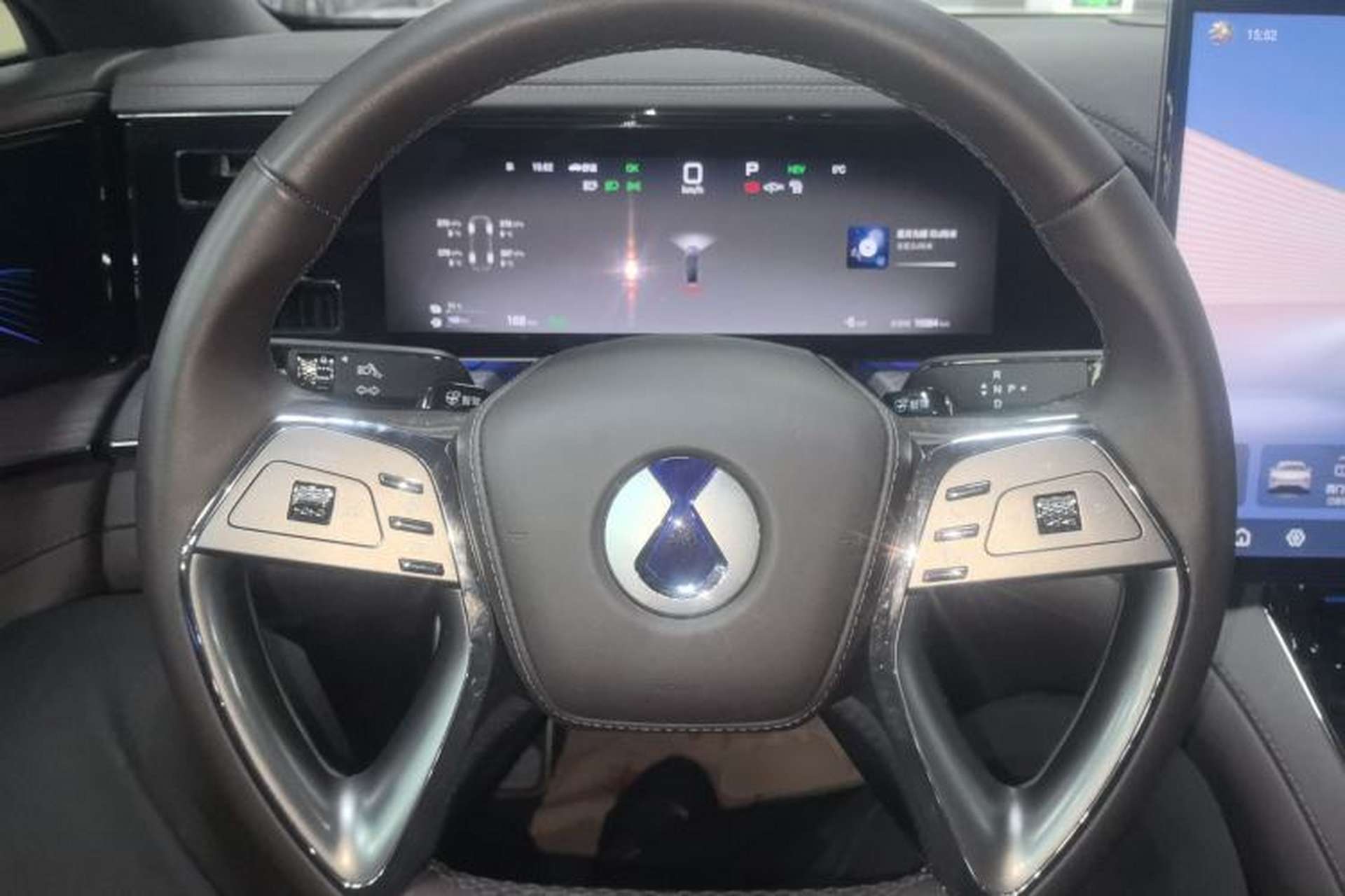 Used Denza Z9 2024 1100 km All-Wheel-Drive Ultra Version Steering Wheel