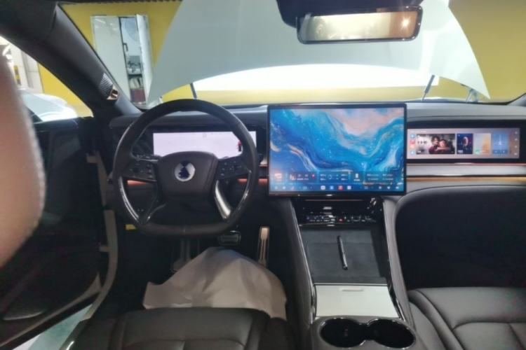Used Denza Z9 2024 1100 km Four-Wheel Drive Max Version Steering Wheel