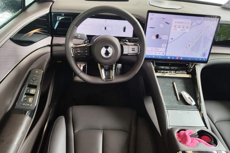 Used Denza Z9 2024 1100 km Four-Wheel Drive Max Version Steering Wheel