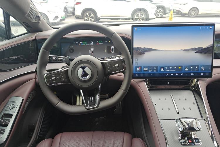 Used Denza Z9 2024 1100 km All-Wheel-Drive Ultra Version Steering Wheel