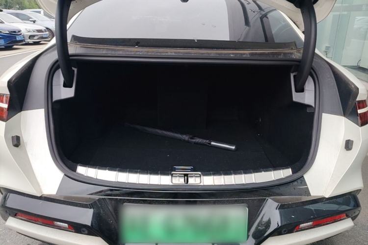 Used Denza Z9 2024 1100 km Four-Wheel Drive Max Version Trunk