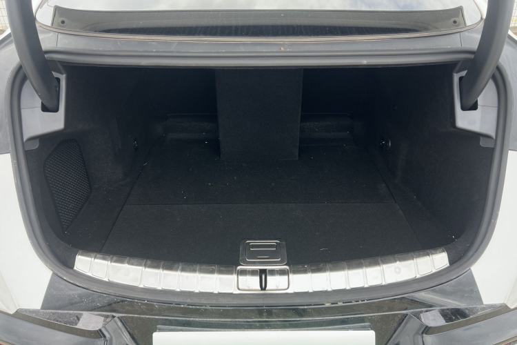 Used Denza Z9 2024 1100 km Four-Wheel Drive Max Version Trunk