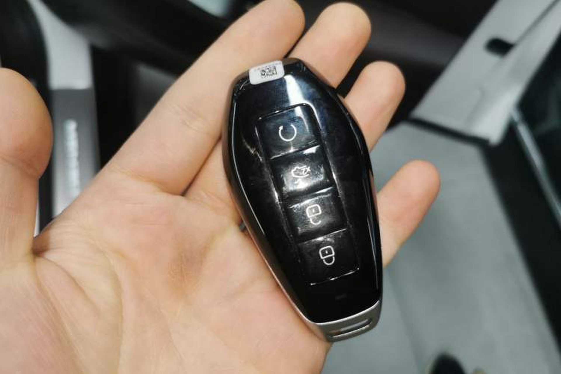 Used Denza Z9 2024 1100 km Four-Wheel Drive Max Version Vehicle Key