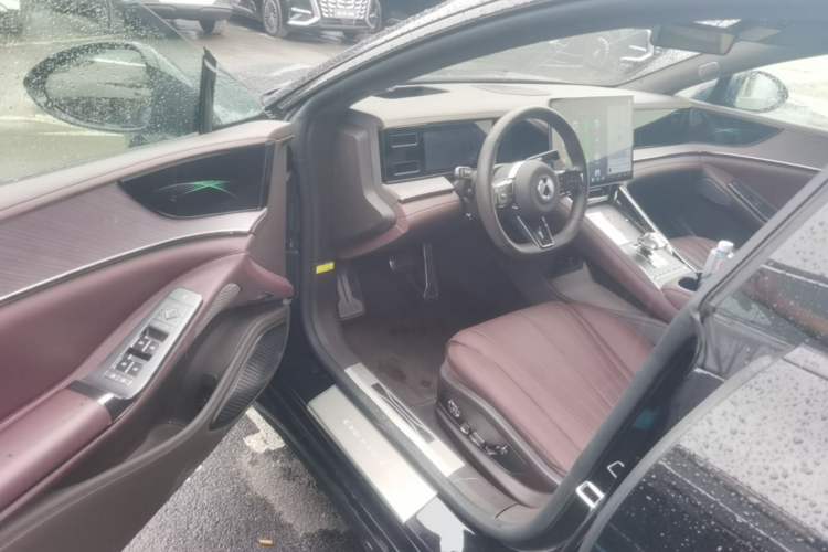 Used Denza Z9GT 2024 1100 4x4 Max First Edition Driver Seat
