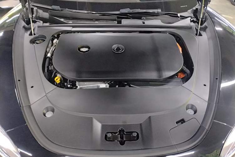 Used Denza Z9GT 2024 1100 Four-Wheel Drive Max Edition Engine Bay