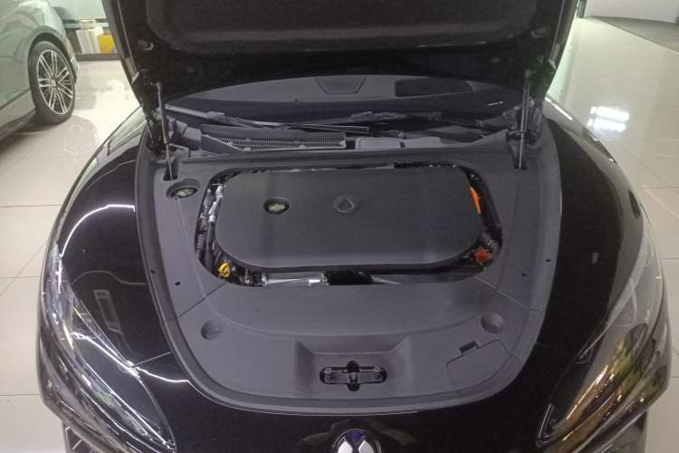 Used Denza Z9GT 2024 1100 Four-Wheel Drive Max Edition Engine Bay
