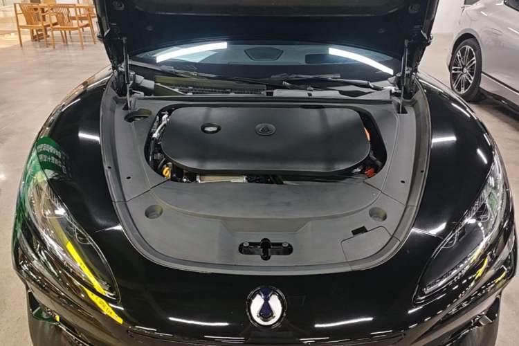 Used Denza Z9GT 2024 1100 Four-Wheel Drive Max Edition Engine Bay