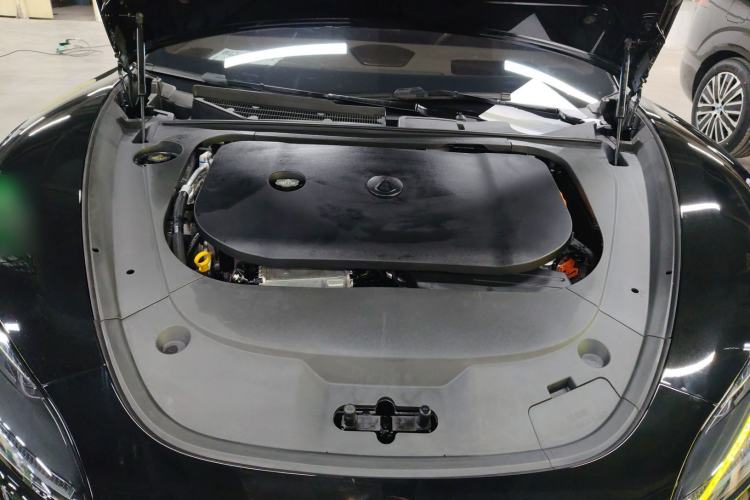 Used Denza Z9GT 2024 1100 Four-Wheel Drive Max Edition Engine Bay