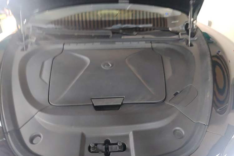 Used Denza Z9GT 2024 630 All-Wheel Drive Max Edition Engine Bay