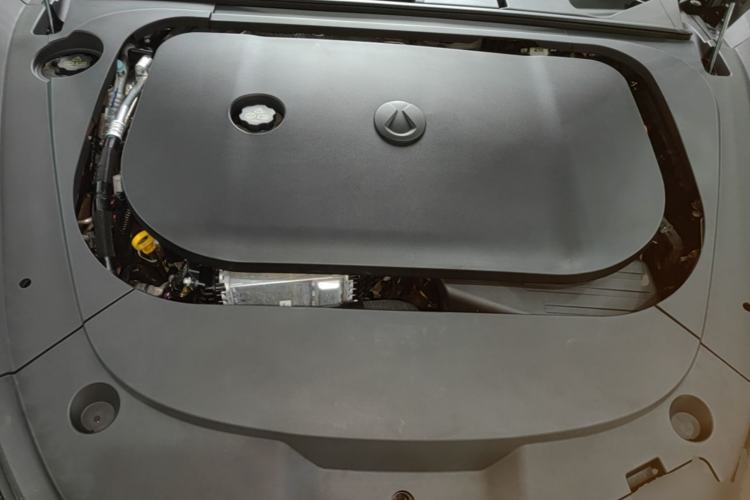 Used Denza Z9GT 2024 1100 Four-Wheel Drive Ultra Version Engine Bay