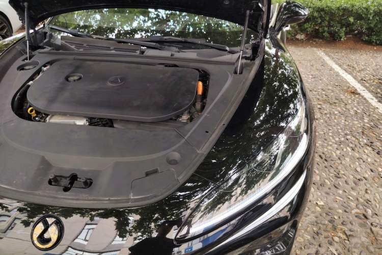 Used Denza Z9GT 2024 1100 Four-Wheel Drive Ultra Version Engine Bay Left