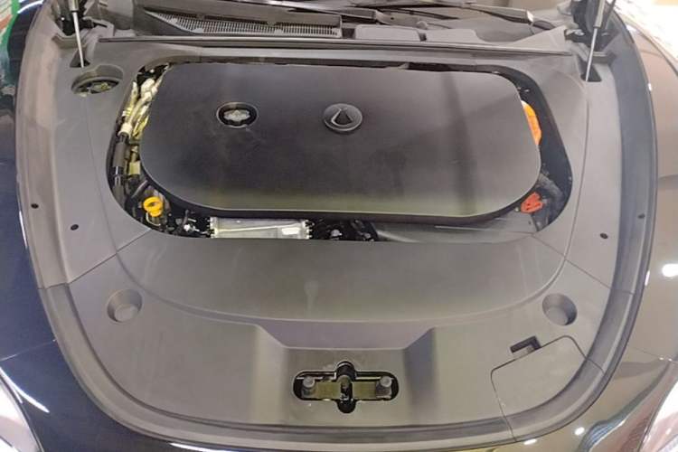 Used Denza Z9GT 2024 1100 Four-Wheel Drive Max Edition Engine Bay