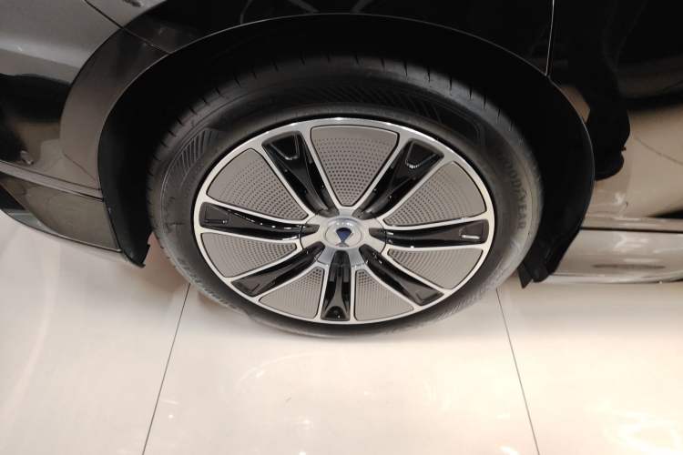 Used Denza Z9GT 2024 1100 4x4 Max First Edition Exterior 5