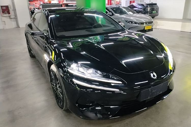 Used Denza Z9GT 2024 1100 Four-Wheel Drive Max Edition Front Right 45 Deg