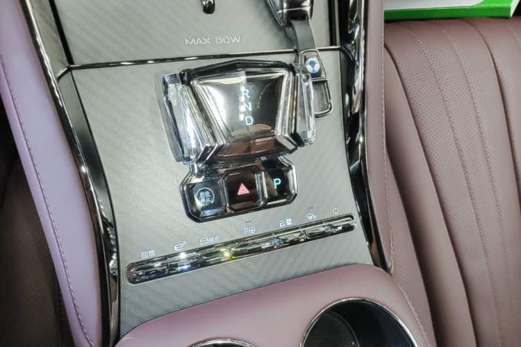 Used Denza Z9GT 2024 630 All-Wheel Drive Max Edition Gear Lever