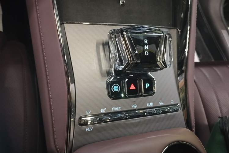 Used Denza Z9GT 2024 1100 Four-Wheel Drive Max Edition Gear Lever
