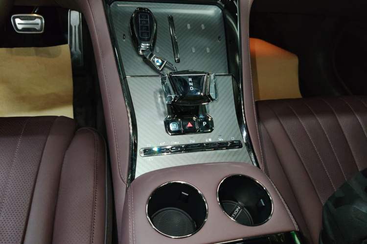 Used Denza Z9GT 2024 1100 Four-Wheel Drive Max Edition Gear Lever