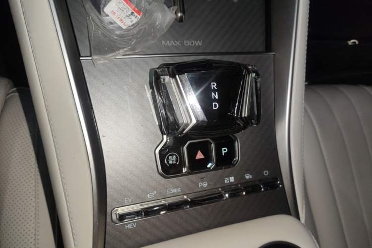 Used Denza Z9GT 2024 1100 Four-Wheel Drive Max Edition Gear Lever