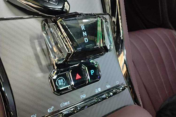 Used Denza Z9GT 2024 1100 Four-Wheel Drive Max Edition Gear Lever