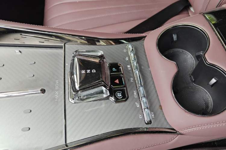 Used Denza Z9GT 2024 1100 Four-Wheel Drive Max Edition Gear Lever