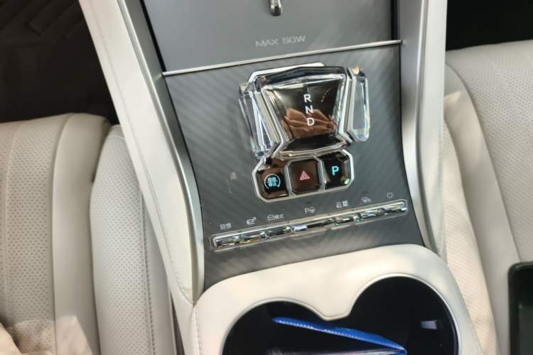 Used Denza Z9GT 2024 630 All-Wheel Drive Max Edition Gear Lever