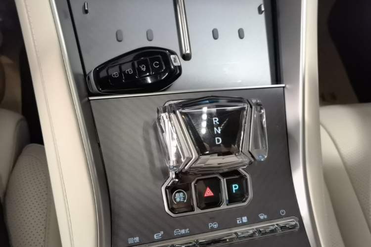 Used Denza Z9GT 2024 630 All-Wheel Drive Max Edition Gear Lever