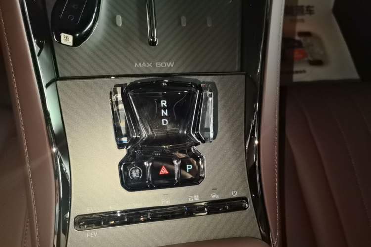 Used Denza Z9GT 2024 1100 Four-Wheel Drive Ultra Version Gear Lever