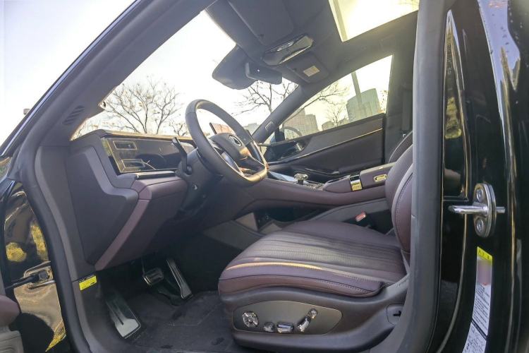 Used Denza Z9GT 2024 630 All-Wheel Drive Max Edition Interior 4