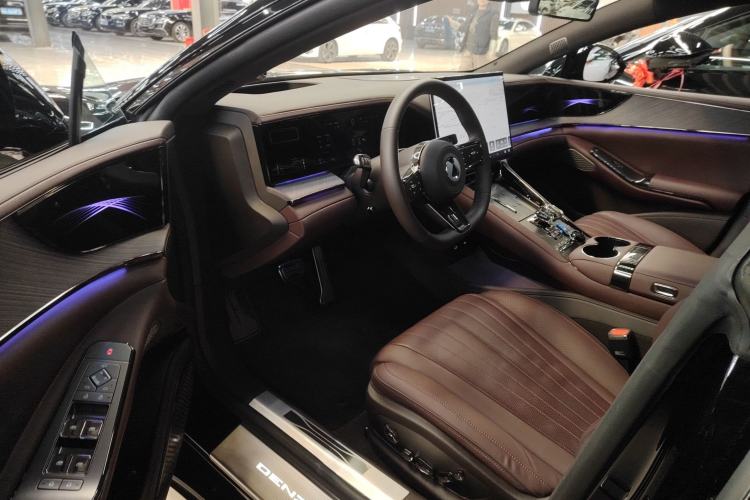 Used Denza Z9GT 2024 1100 4x4 Max First Edition Left Front Seat