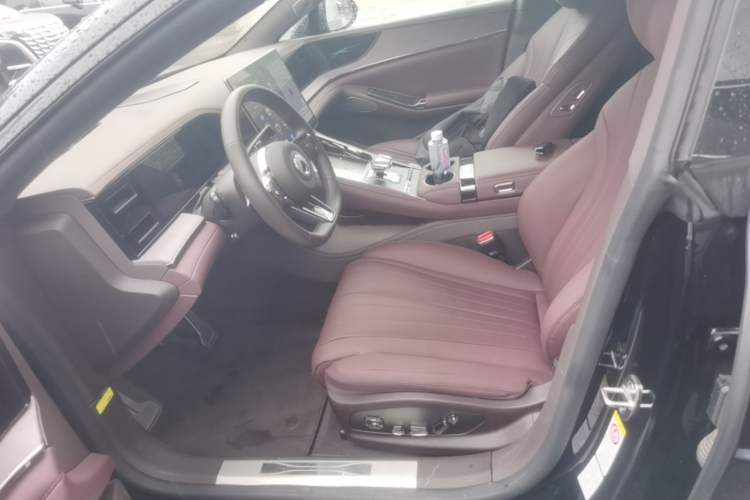 Used Denza Z9GT 2024 1100 4x4 Max First Edition Left Front Seat