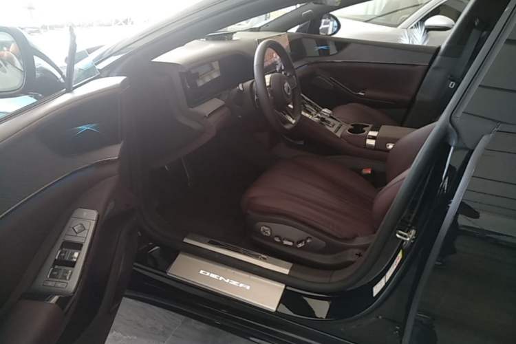 Used Denza Z9GT 2024 1100 4x4 Max First Edition Left Front Seat