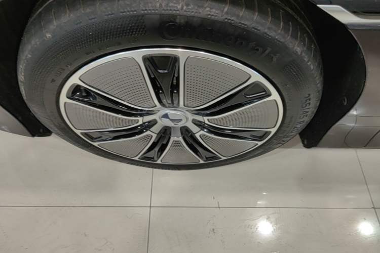 Used Denza Z9GT 2024 1100 Four-Wheel Drive Max Edition Left Front Wheel Hub