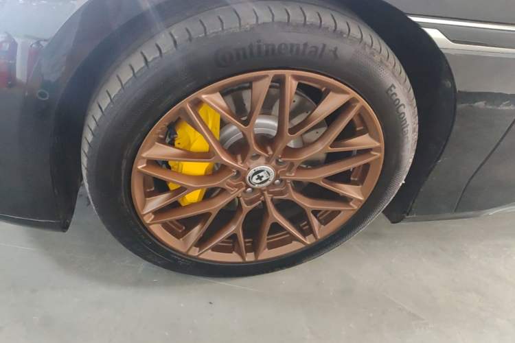 Used Denza Z9GT 2024 630 All-Wheel Drive Max Edition Left Front Wheel Hub