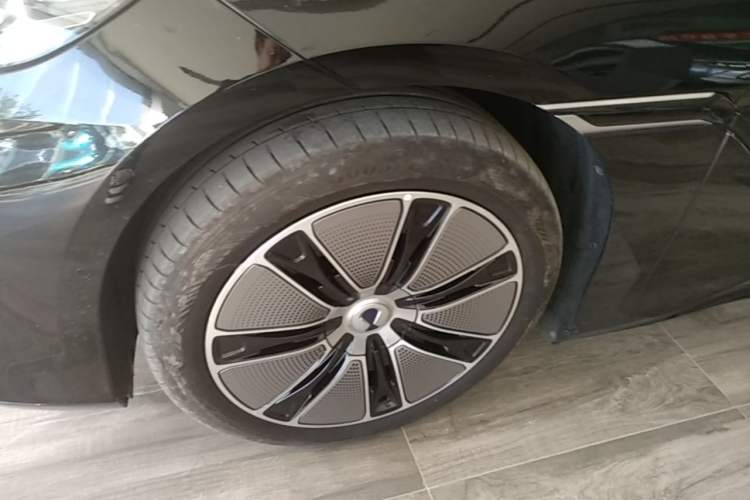 Used Denza Z9GT 2024 1100 4x4 Max First Edition Left Front Wheel Hub