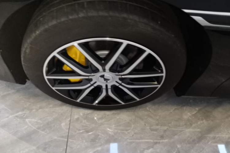 Used Denza Z9GT 2024 1100 Four-Wheel Drive Max Edition Left Front Wheel Hub