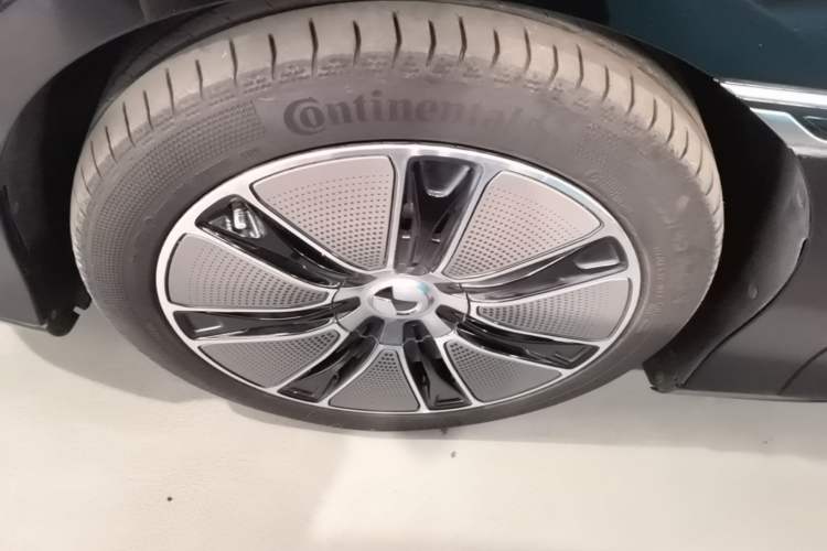 Used Denza Z9GT 2024 630 All-Wheel Drive Max Edition Left Front Wheel Hub