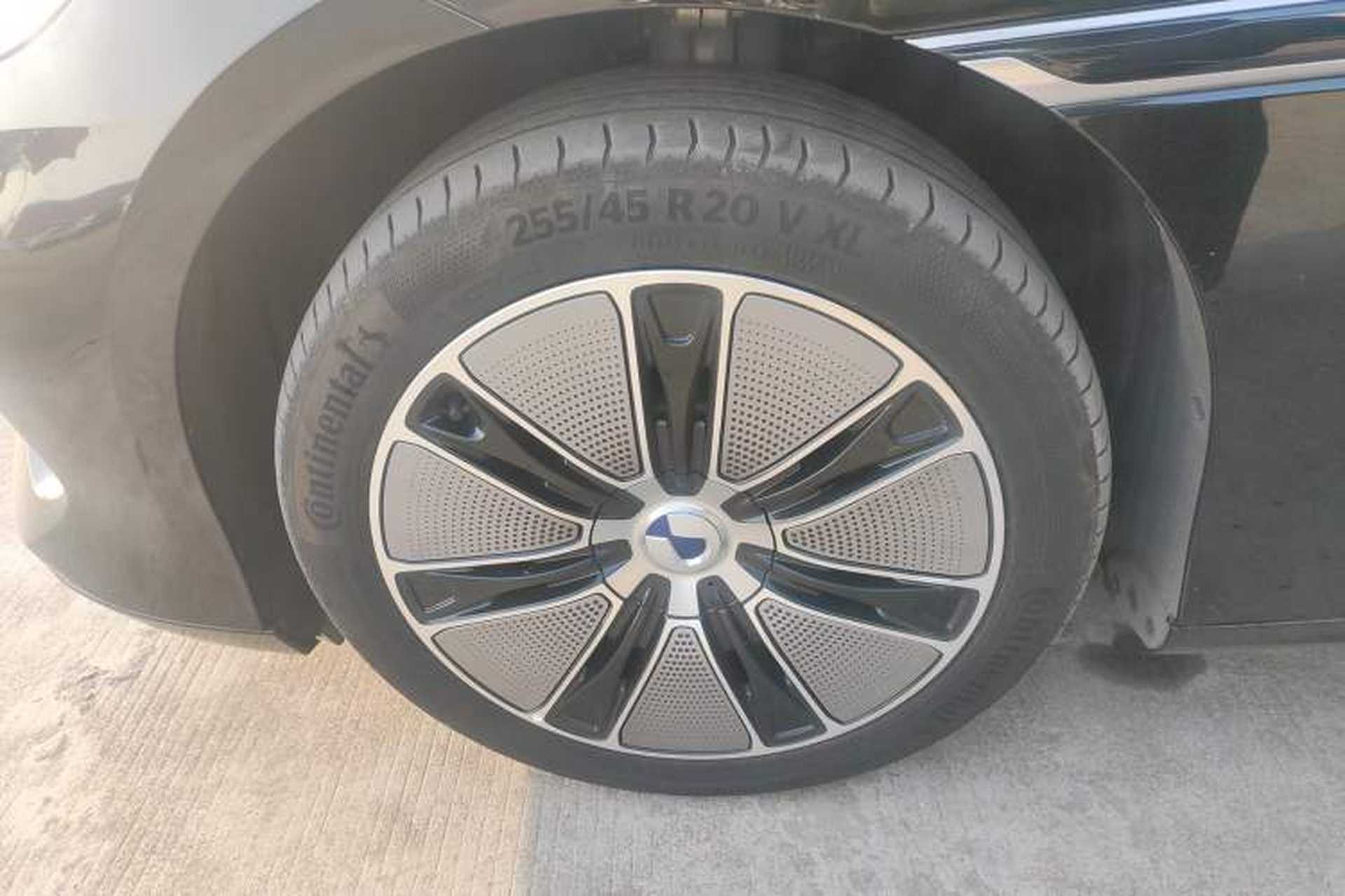 Used Denza Z9GT 2024 1100 4x4 Max First Edition Left Front Wheel Hub