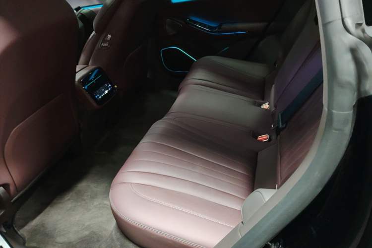 Used Denza Z9GT 2024 1100 Four-Wheel Drive Ultra Version Left Rear Seat
