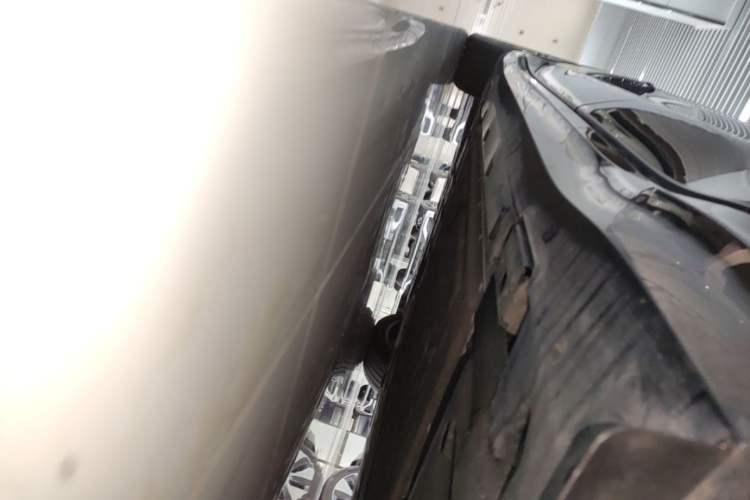 Used Denza Z9GT 2024 1100 4x4 Max First Edition Left Side Sill
