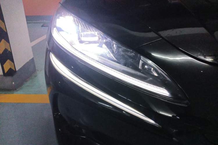 Used Denza Z9GT 2024 1100 4x4 Max First Edition Right Front Headlight