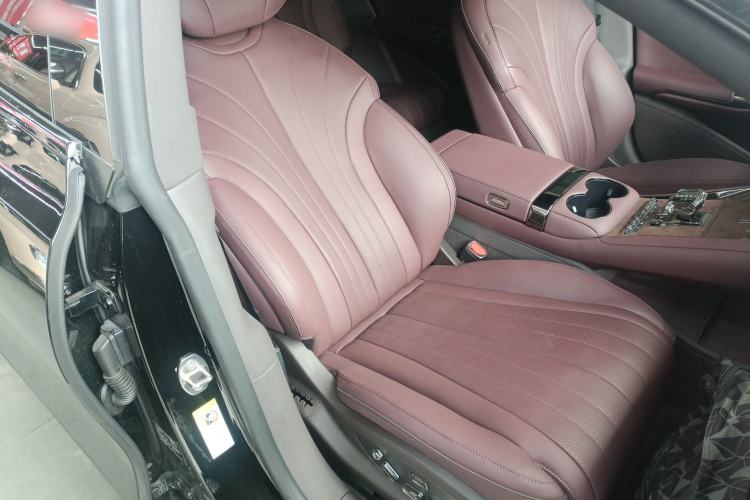 Used Denza Z9GT 2024 630 All-Wheel Drive Max Edition Right Front Seat