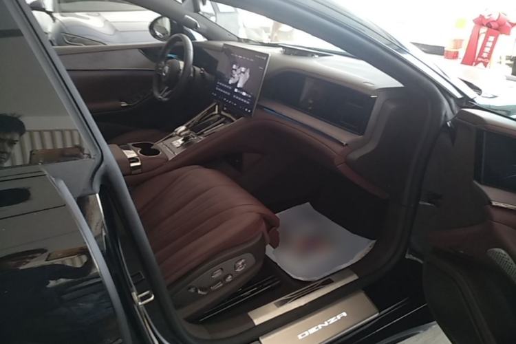 Used Denza Z9GT 2024 1100 4x4 Max First Edition Right Front Seat