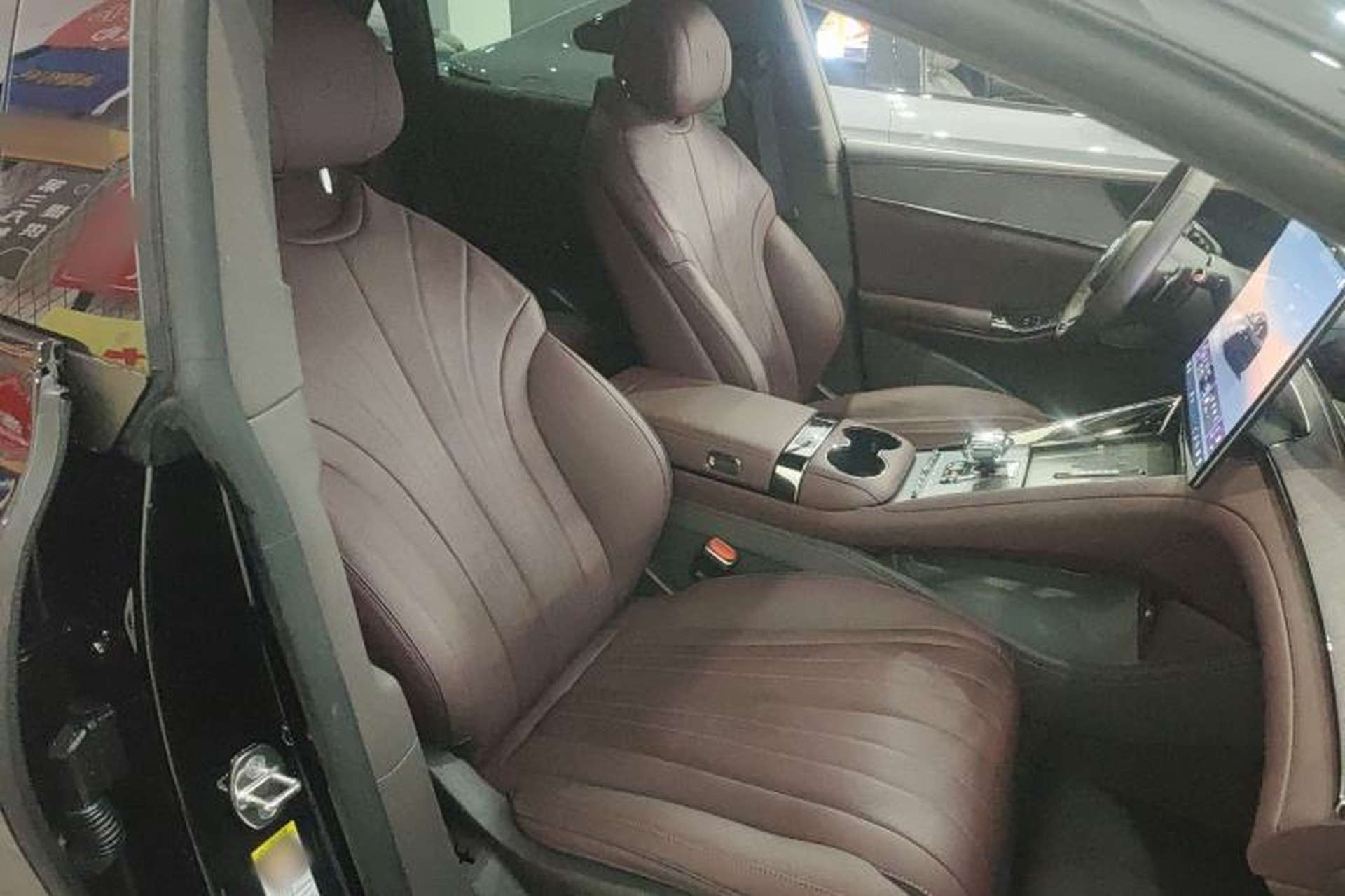 Used Denza Z9GT 2024 630 All-Wheel Drive Max Edition Right Front Seat